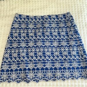 Ann Taylor Loft Embroidery Blue Skirt. Size 6P